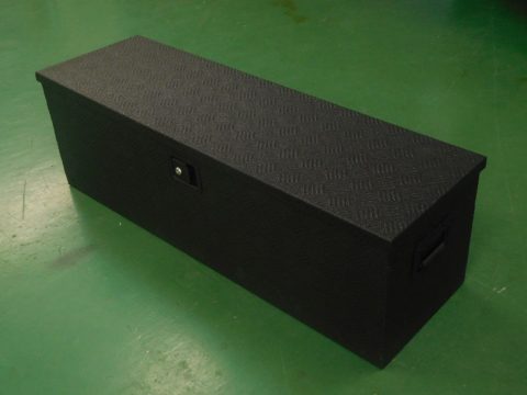 アルミ工具箱　荷台工具箱　縞板BOX